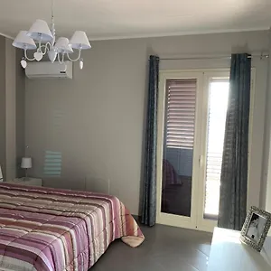 Apartment Dream, Corleone